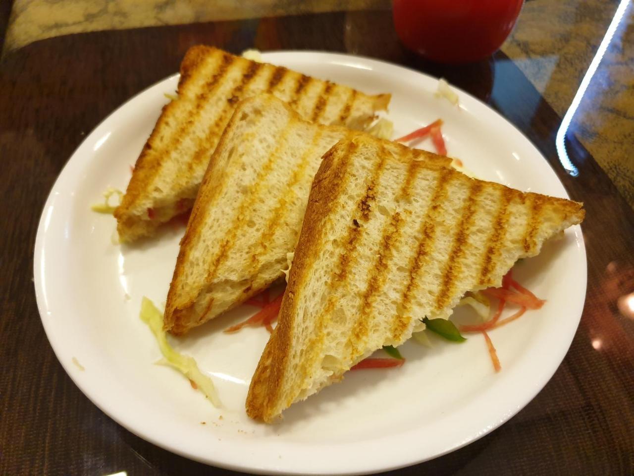 Pinaz Royale 호텔 암리차르 외부 사진